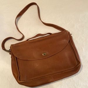 Vintage Laura USA brown leather messenger bag